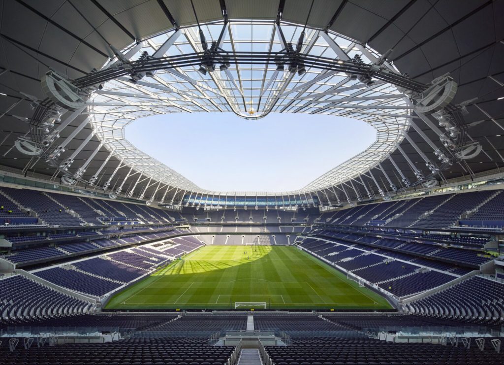 does spurs stadium have a roof
