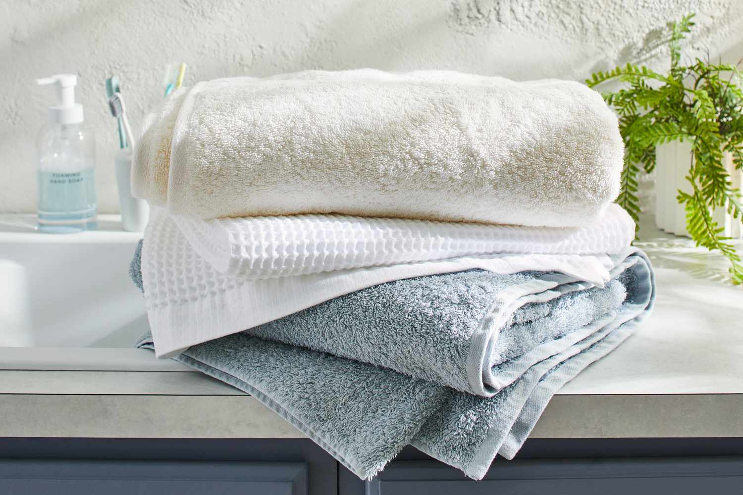 What Colour Towels for a Grey Bathroom?