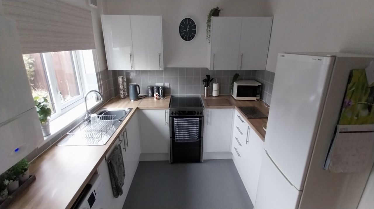 when do housing associations replace kitchens